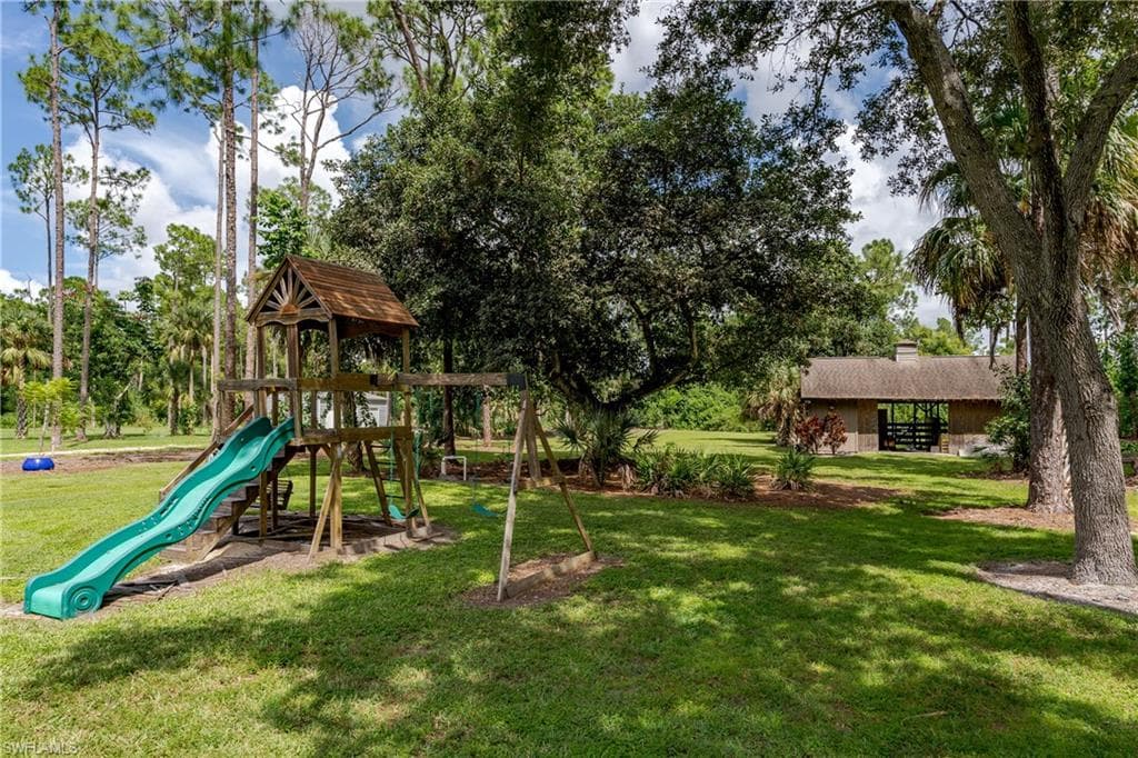 3301 31st Ave SW, Naples, FL 34117-7
