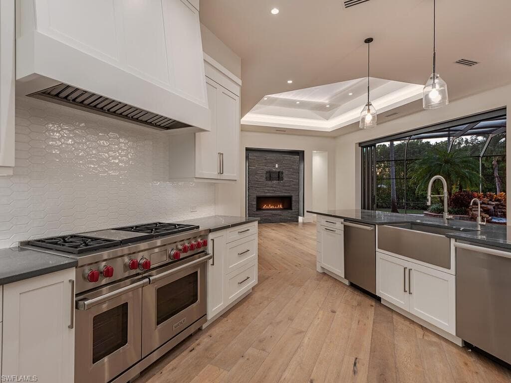 9099 The Ln, Naples, FL 34109-12
