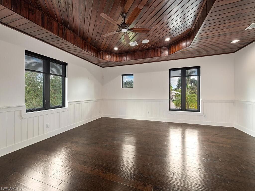 9099 The Ln, Naples, FL 34109-19