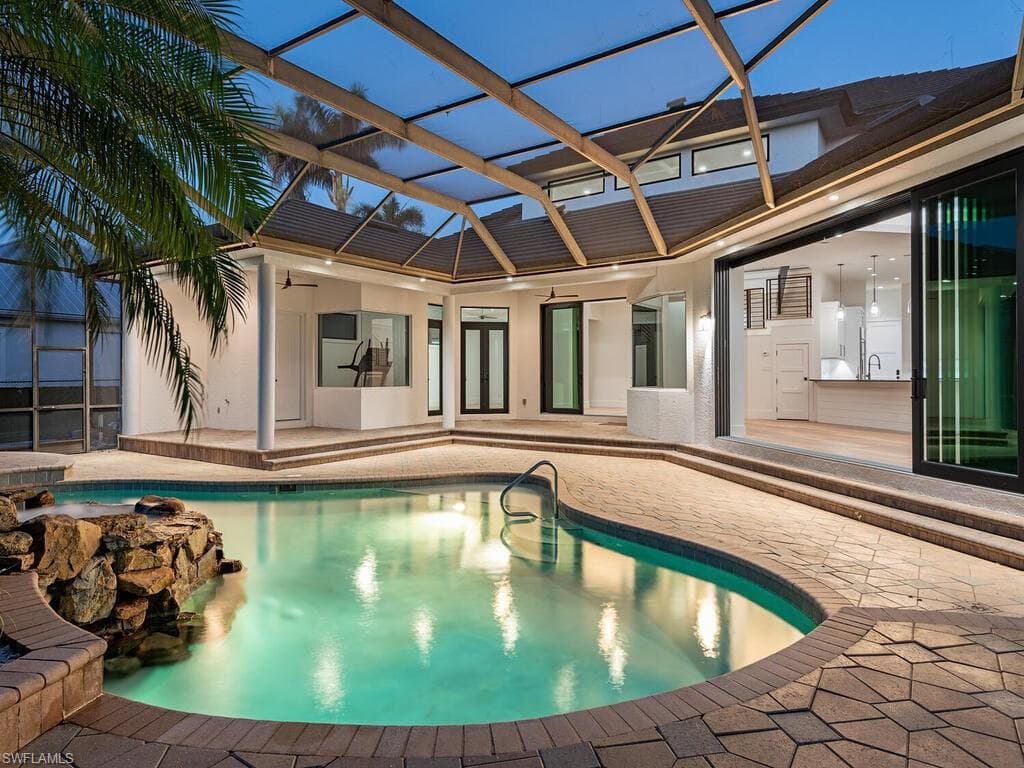 9099 The Ln, Naples, FL 34109-2