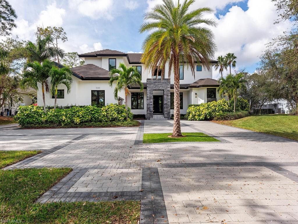 9099 The Ln, Naples, FL 34109-3