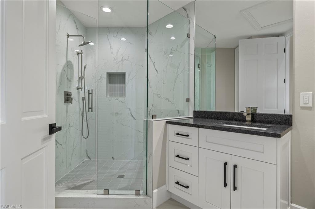 164 Colonade Cir 1307, Naples, FL 34103-26