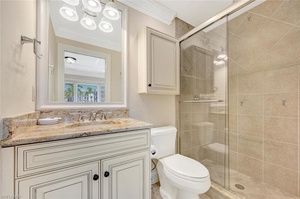800 River Point Dr 536, Naples, FL 34102-17