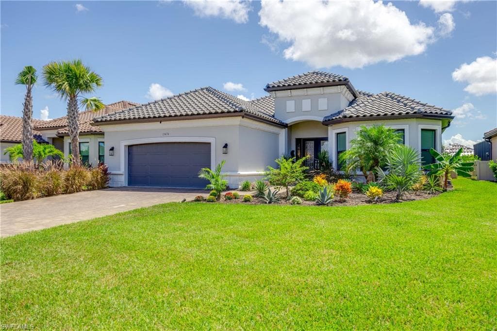 15474 Rio Ponace Ct, Naples, FL 34114-4