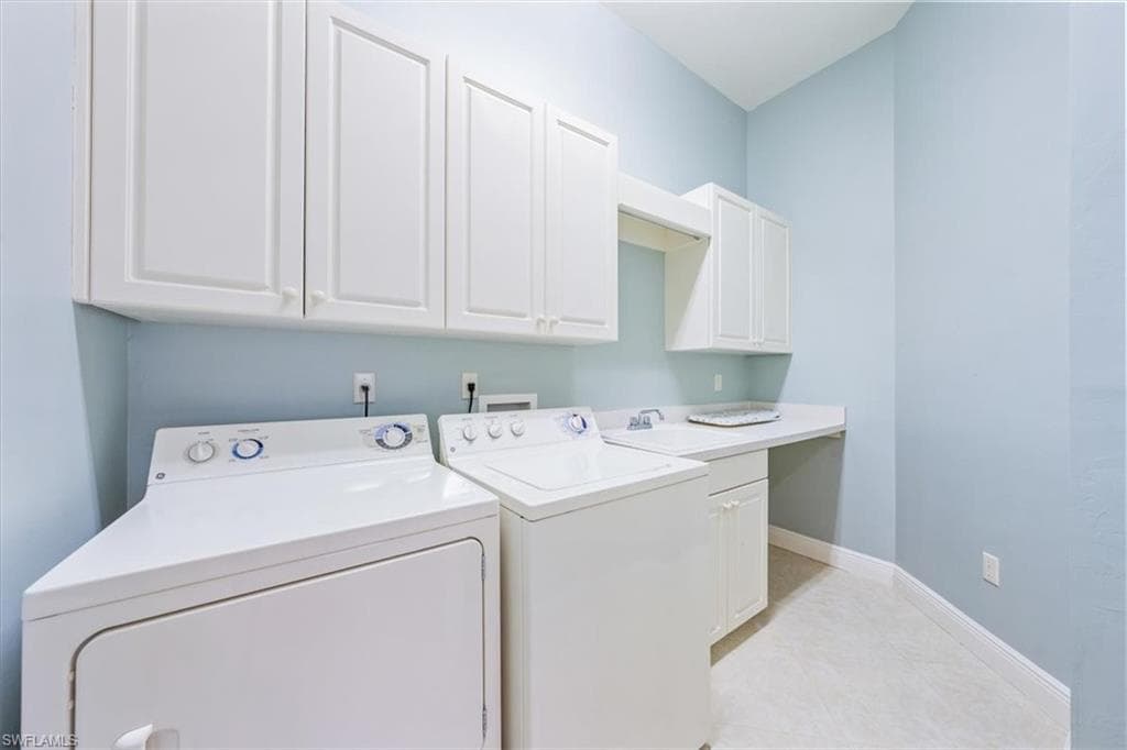 29120 Brendisi Way 102, Naples, FL 34110-35