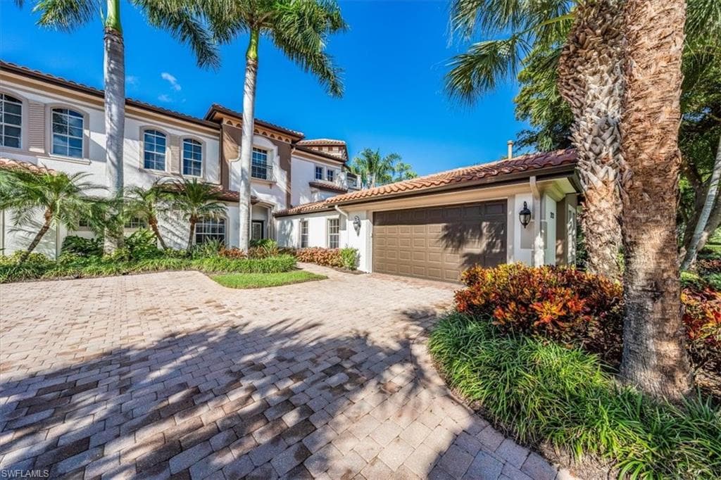 29120 Brendisi Way 102, Naples, FL 34110-3