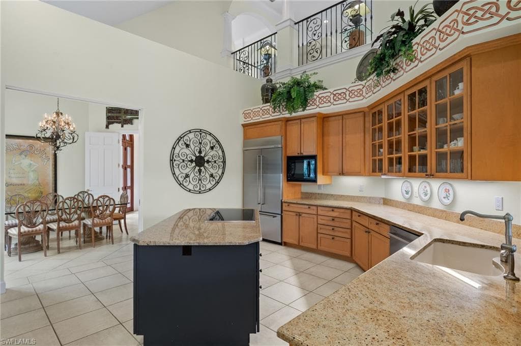 7005 Verde Way, Naples, FL 34108-10