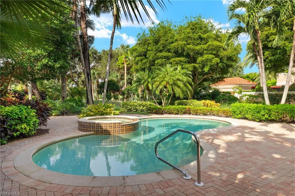 7005 Verde Way, Naples, FL 34108-28