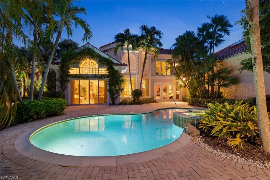 7005 Verde Way, Naples, FL 34108-2