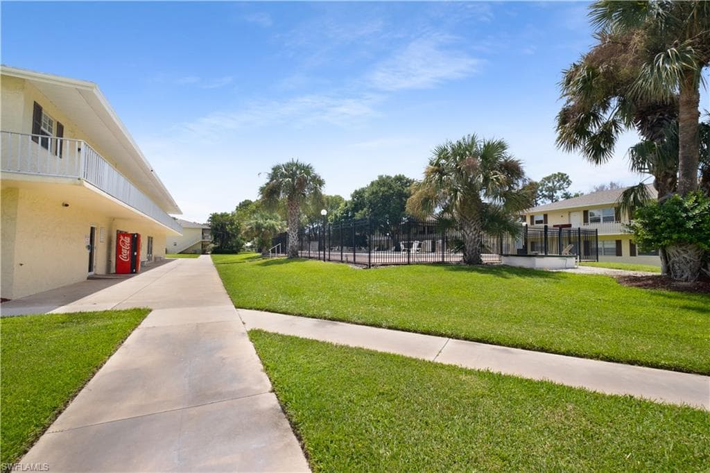 3325 Airport Rd N U4, Naples, FL 34105-13