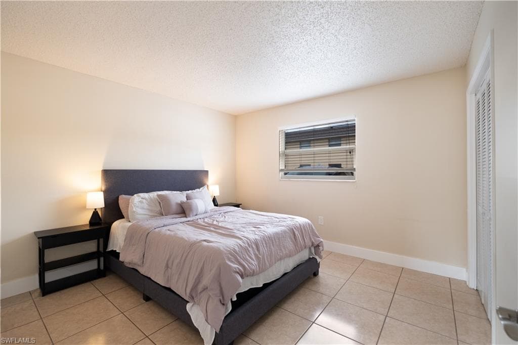 3325 Airport Rd N U4, Naples, FL 34105-8