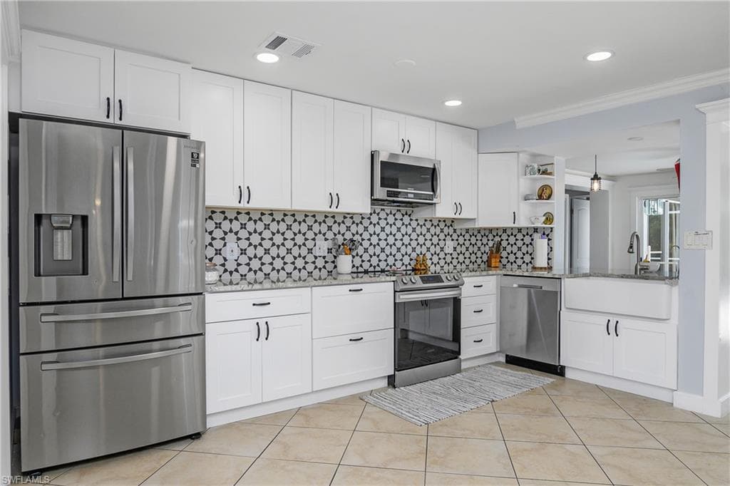 1072 Wisconsin Dr, Naples, FL 34103-10