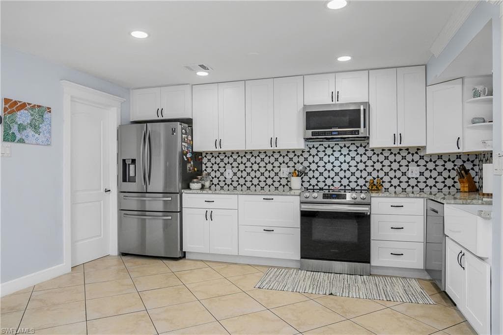 1072 Wisconsin Dr, Naples, FL 34103-11