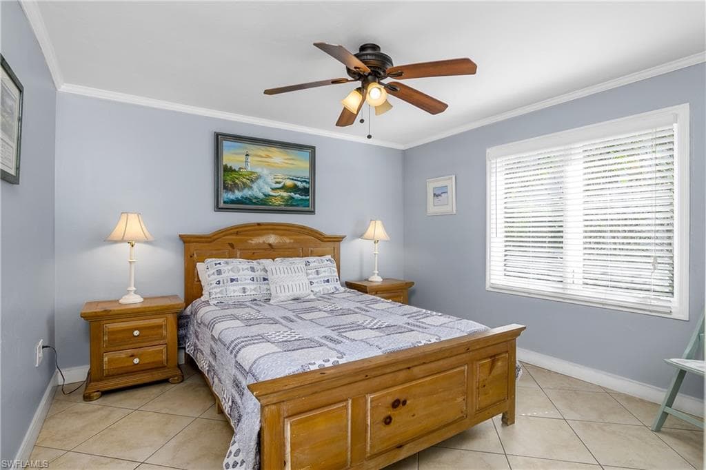 1072 Wisconsin Dr, Naples, FL 34103-27