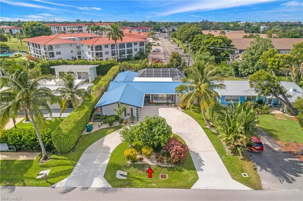 1072 Wisconsin Dr, Naples, FL 34103-38