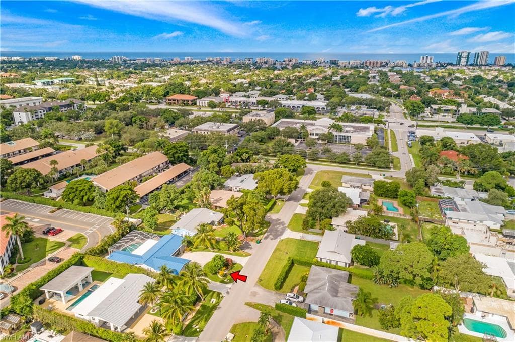 1072 Wisconsin Dr, Naples, FL 34103-39