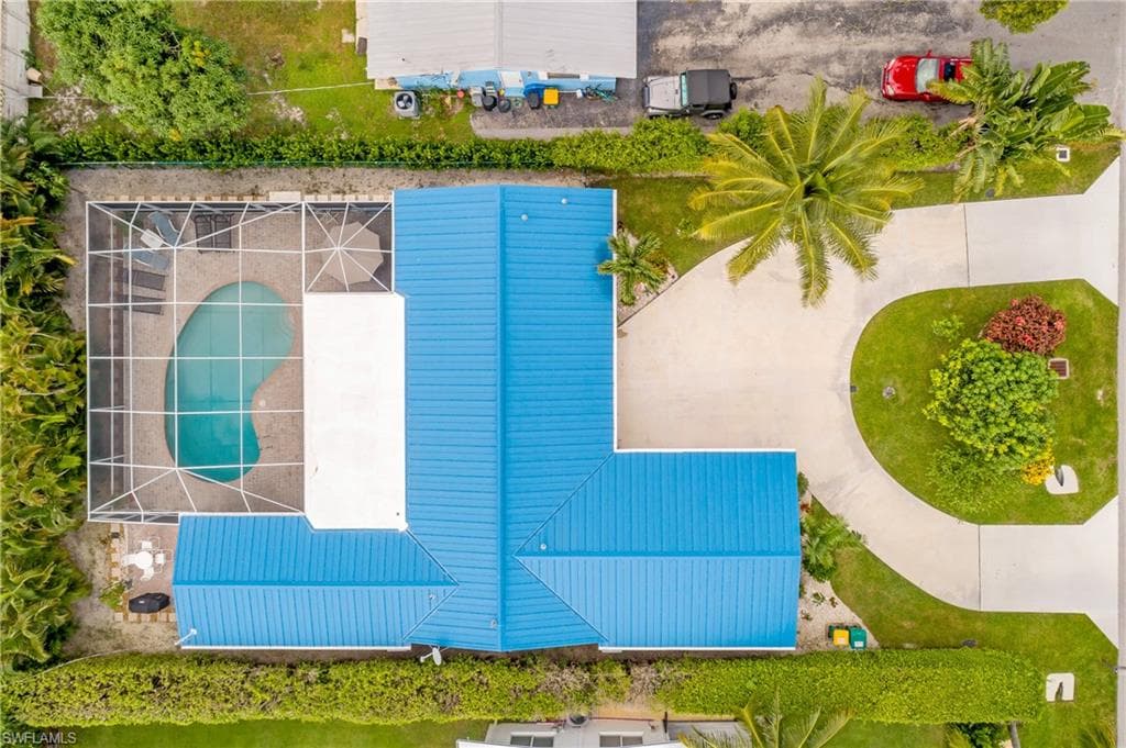1072 Wisconsin Dr, Naples, FL 34103-4