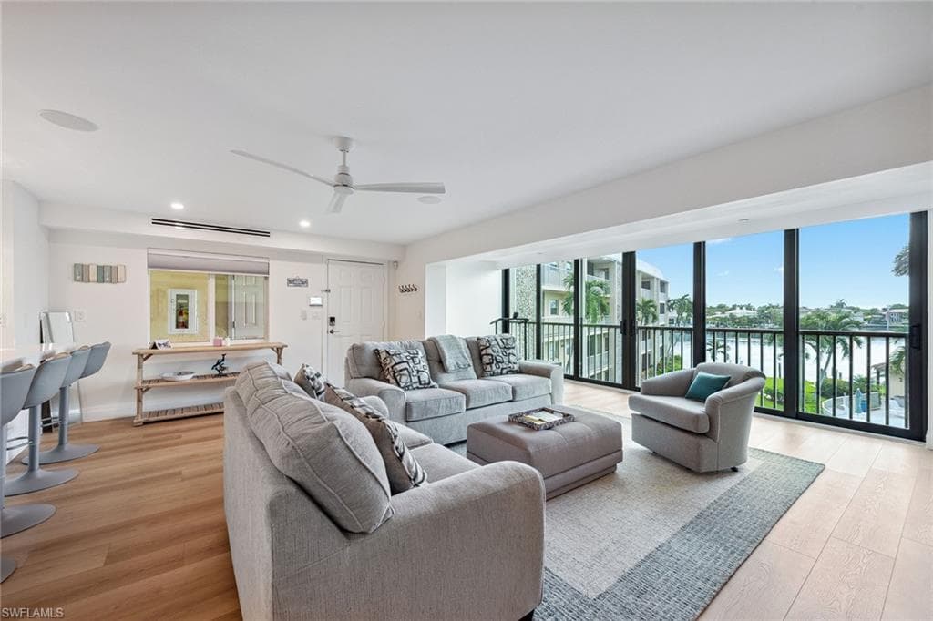 3000 Gulf Shore Blvd N 307, Naples, FL 34103-3