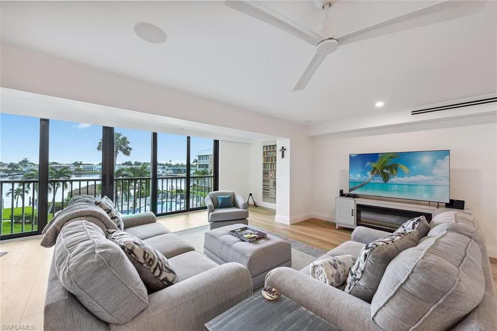 3000 Gulf Shore Blvd N 307, Naples, FL 34103-5