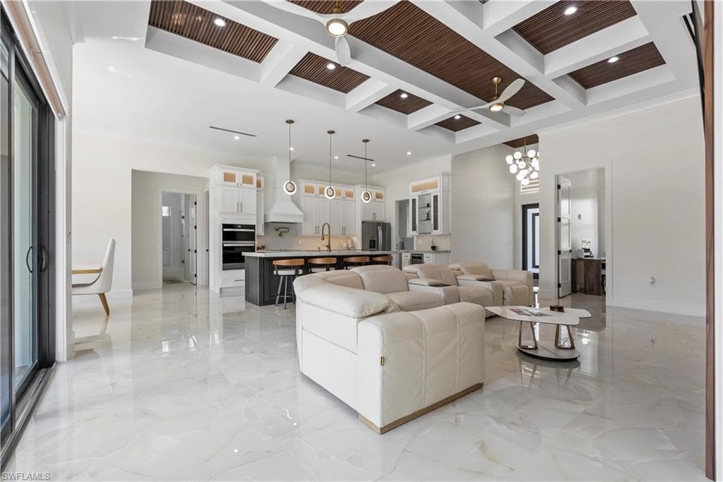 2546 4th St NW, Naples, FL 34120-9