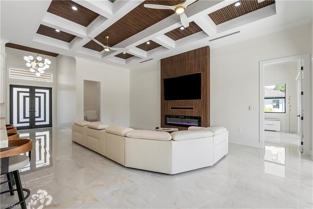 2546 4th St NW, Naples, FL 34120-10