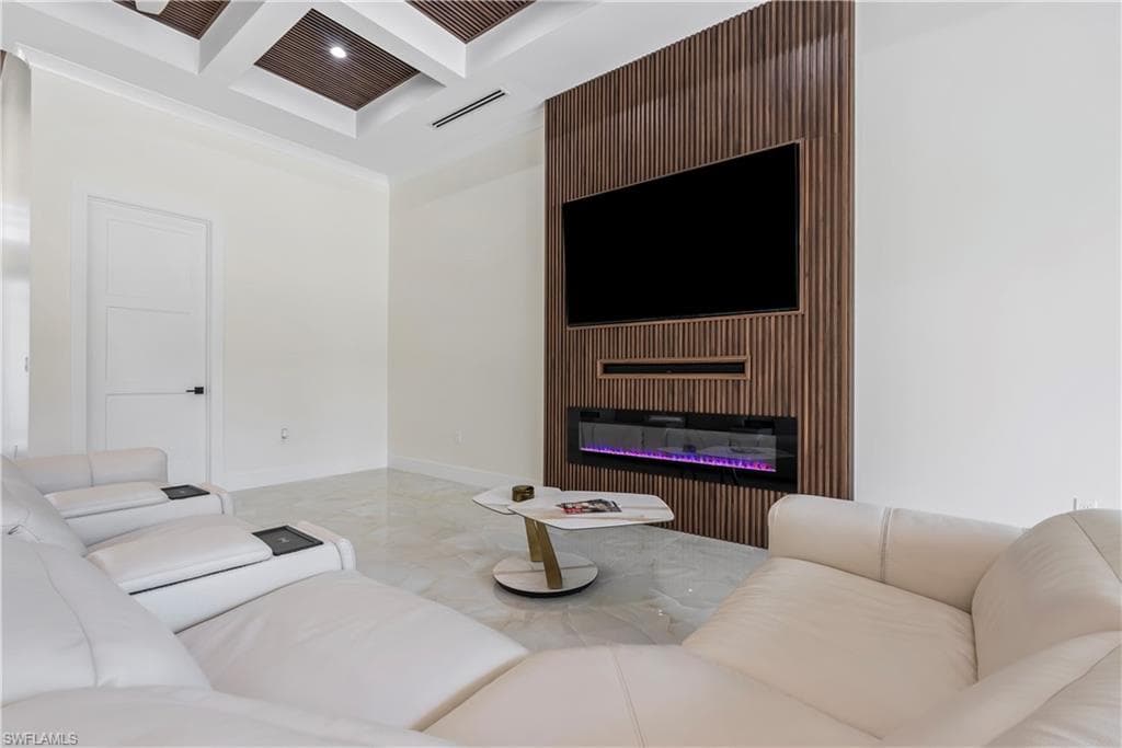 2546 4th St NW, Naples, FL 34120-12
