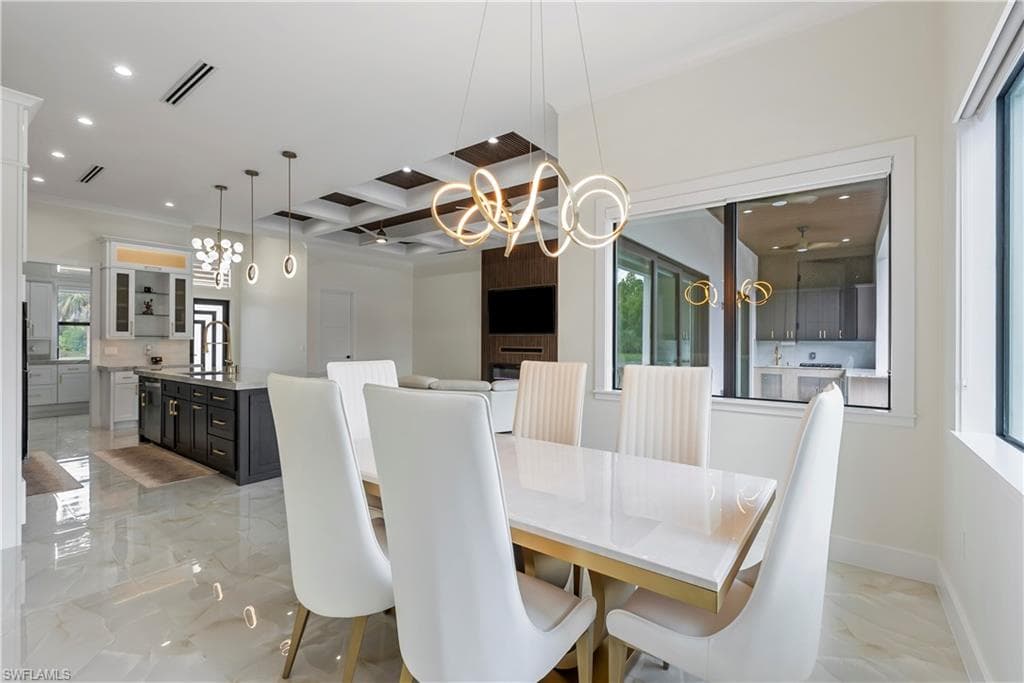 2546 4th St NW, Naples, FL 34120-13