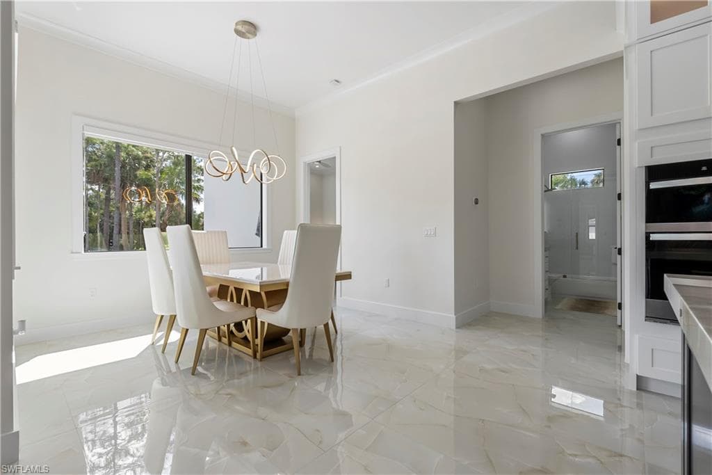 2546 4th St NW, Naples, FL 34120-14