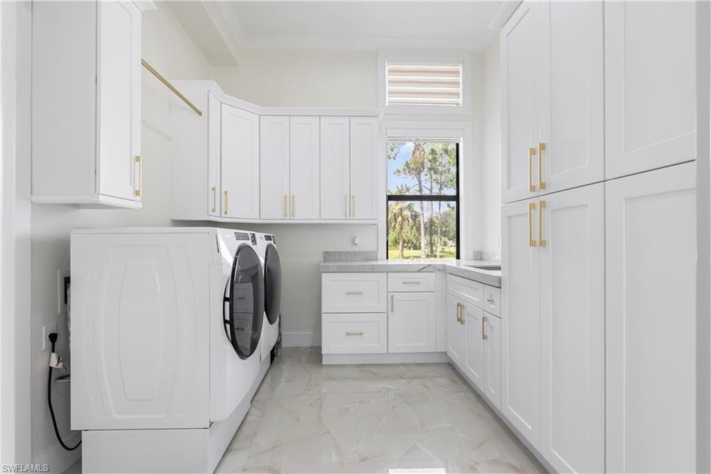 2546 4th St NW, Naples, FL 34120-29