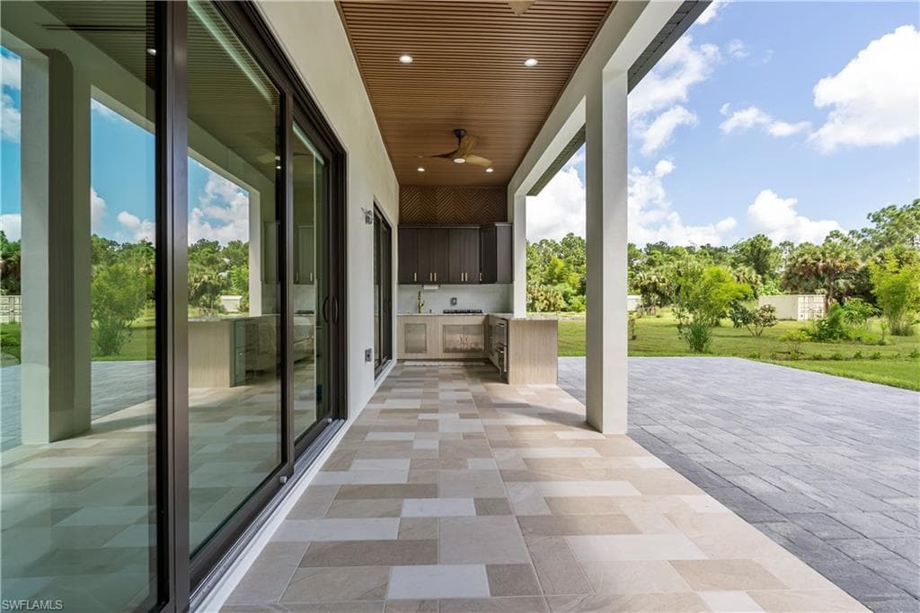 2546 4th St NW, Naples, FL 34120-32