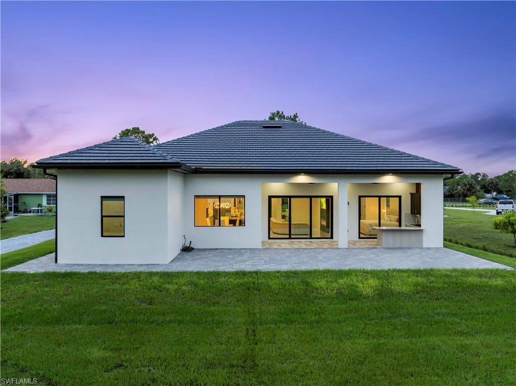 2546 4th St NW, Naples, FL 34120-33
