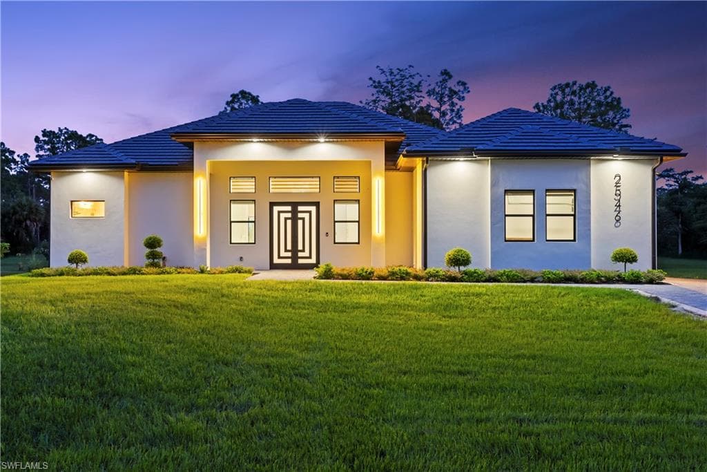 2546 4th St NW, Naples, FL 34120-3