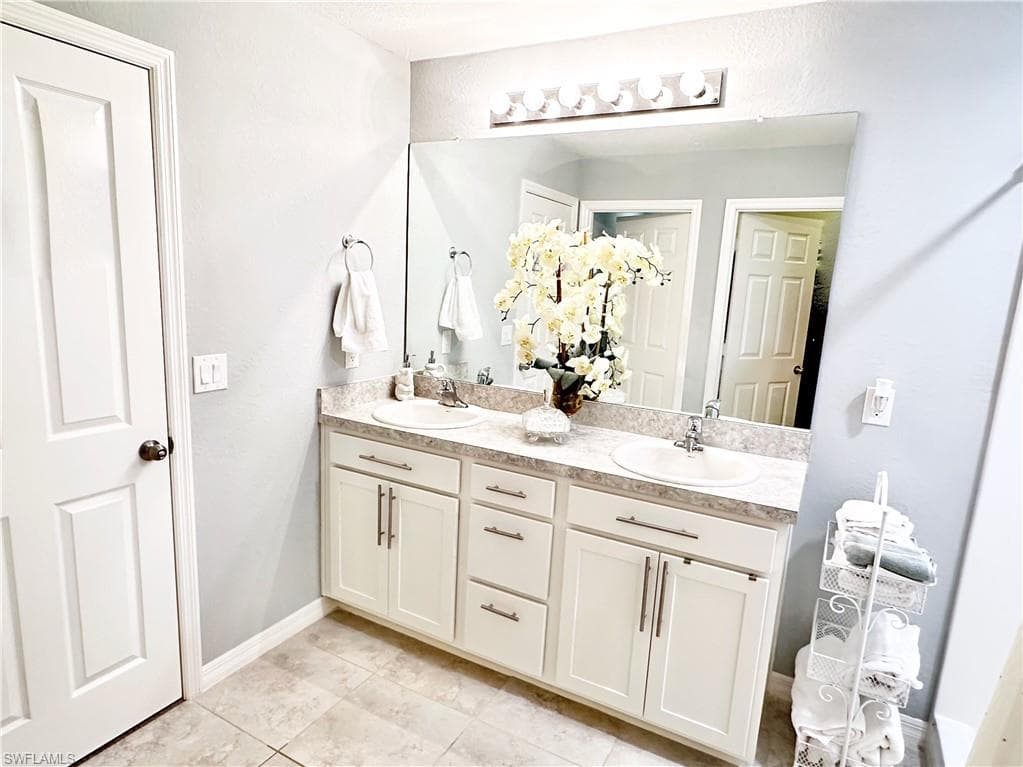 3214 68th St W, Lehigh Acres, FL 33971-40
