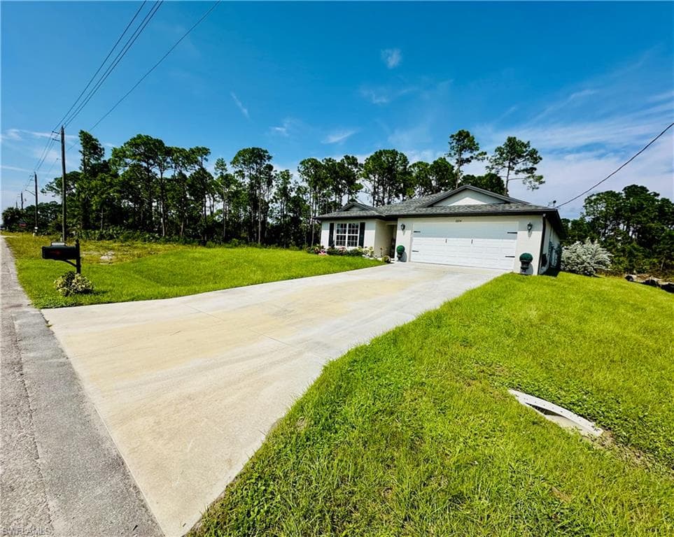 3214 68th St W, Lehigh Acres, FL 33971-4