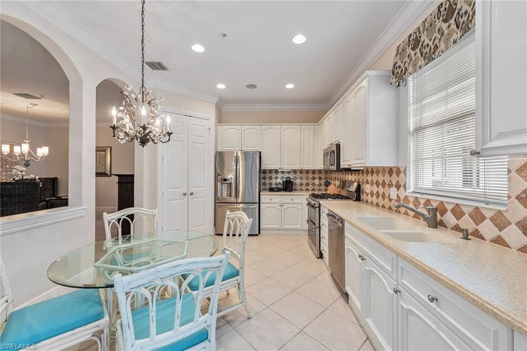 9110 Cascada Way 201, Naples, FL 34114-10