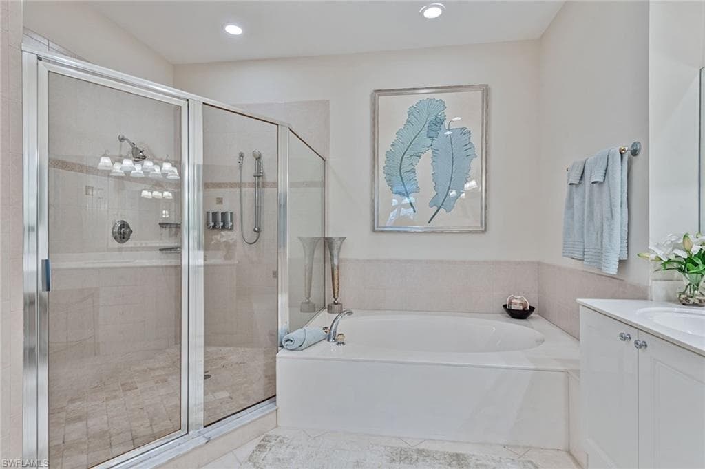 9110 Cascada Way 201, Naples, FL 34114-18