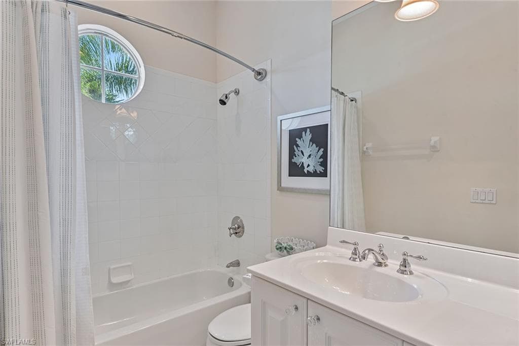 9110 Cascada Way 201, Naples, FL 34114-21