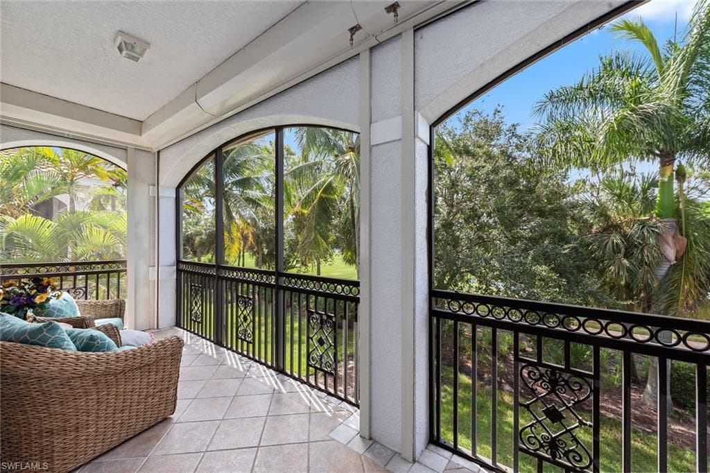 9110 Cascada Way 201, Naples, FL 34114-25