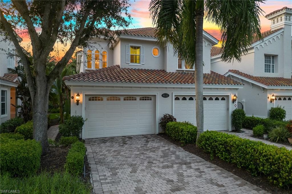 9110 Cascada Way 201, Naples, FL 34114-36