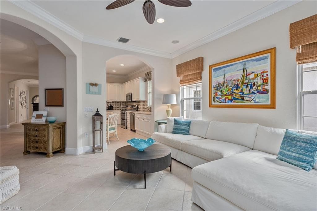 9110 Cascada Way 201, Naples, FL 34114-8