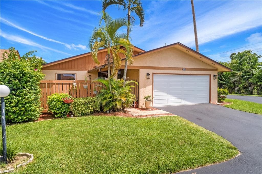 6484 Royal Woods Dr, Fort Myers, FL 33908-1