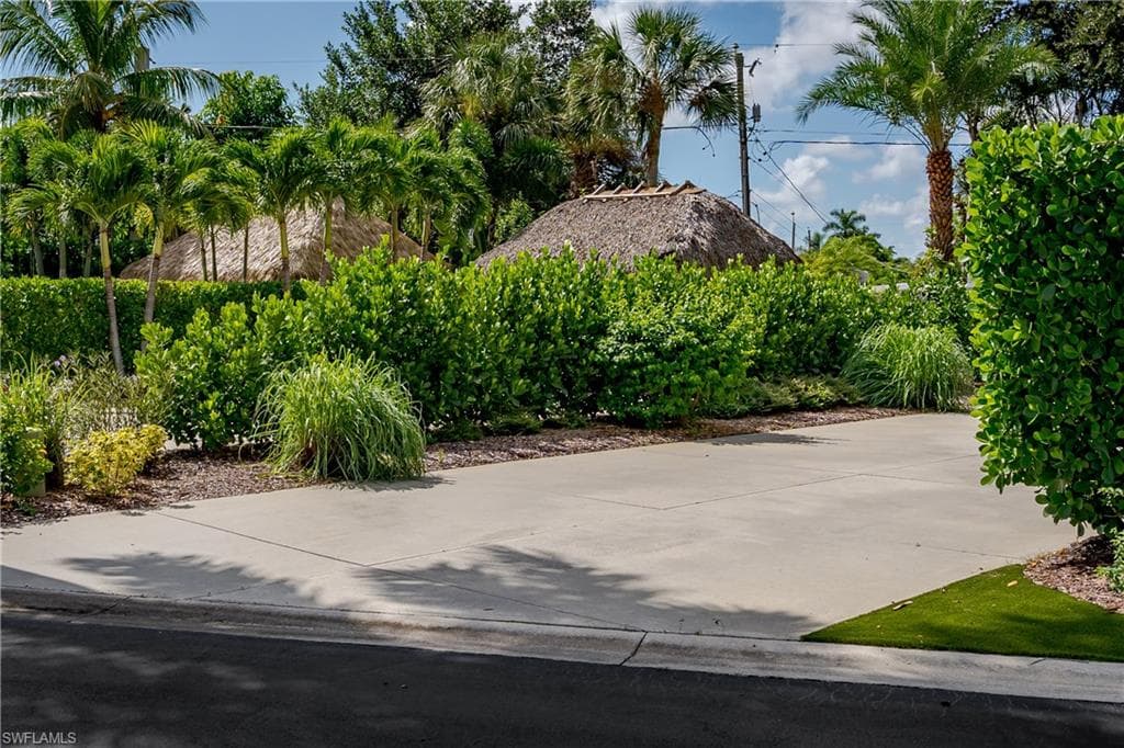 13459 Snook Cir, Naples, FL 34114-9