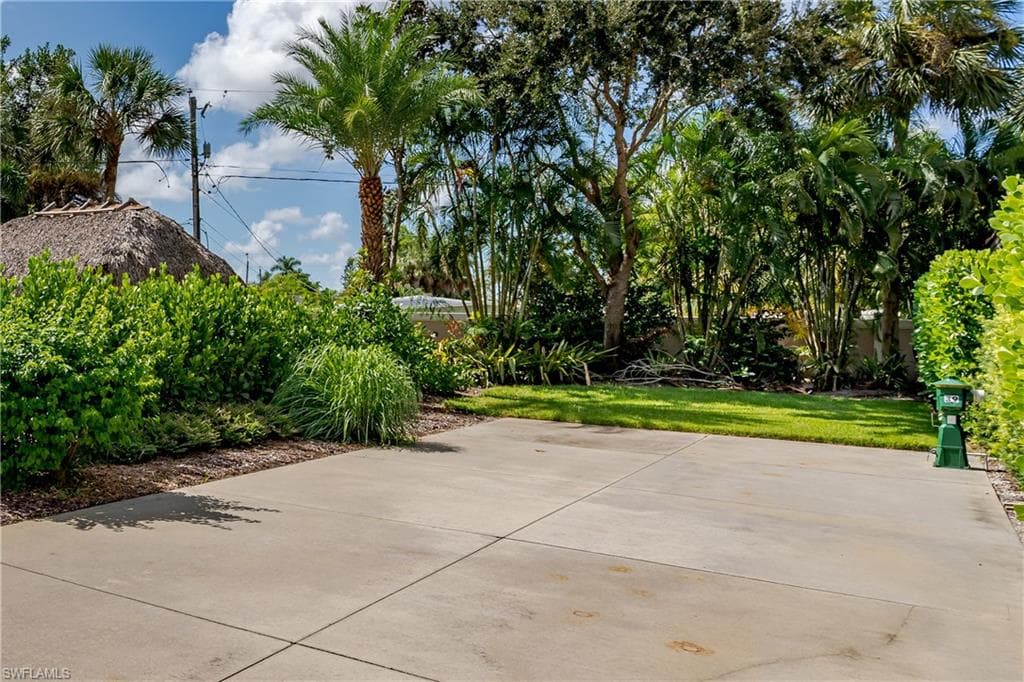 13459 Snook Cir, Naples, FL 34114-15