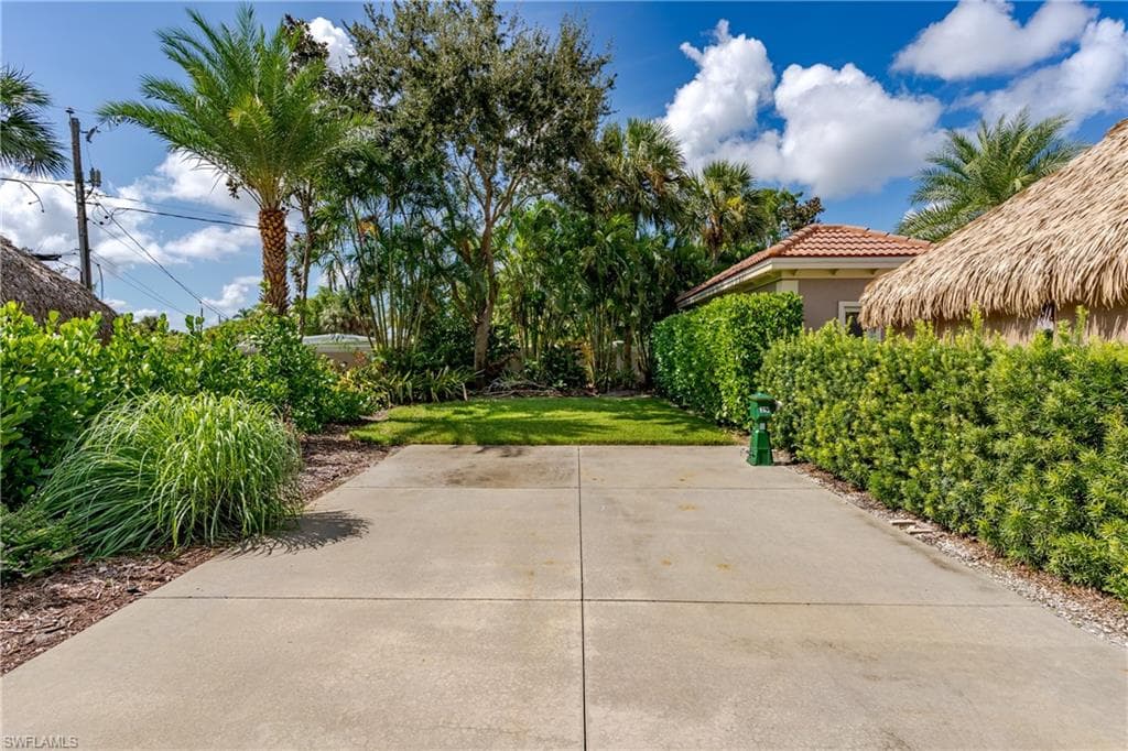 13459 Snook Cir, Naples, FL 34114-25