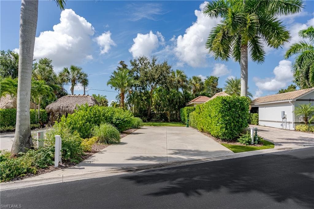 13459 Snook Cir, Naples, FL 34114-4