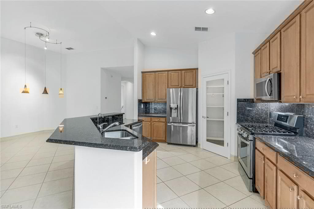 1778 Tarpon Bay Dr S 201, Naples, FL 34119-9