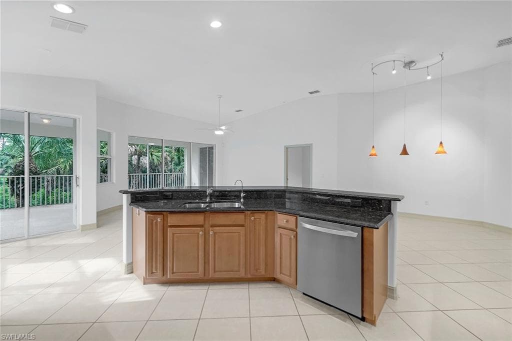 1778 Tarpon Bay Dr S 201, Naples, FL 34119-11