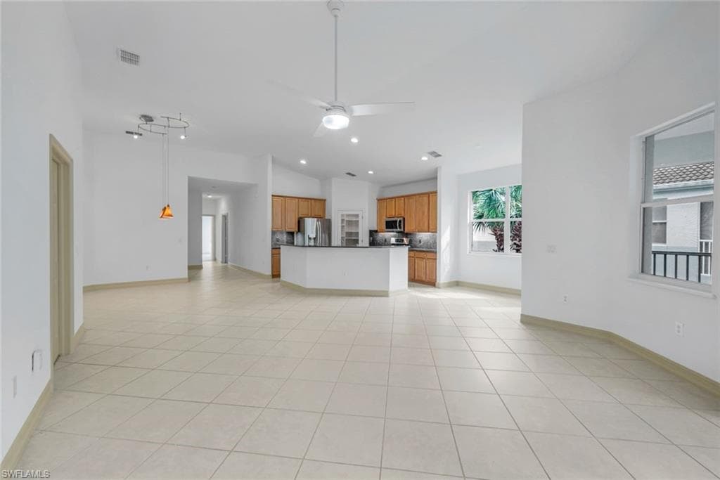 1778 Tarpon Bay Dr S 201, Naples, FL 34119-15