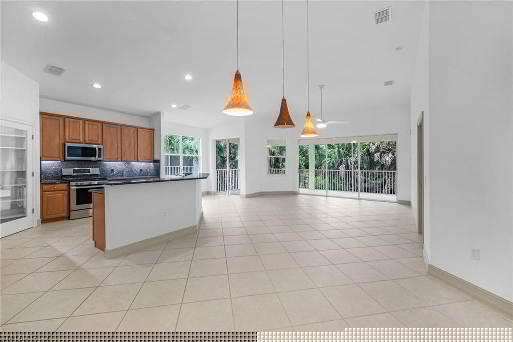 1778 Tarpon Bay Dr S 201, Naples, FL 34119-17
