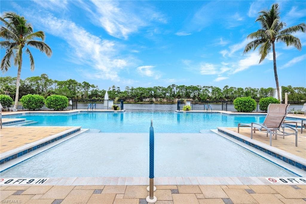 1778 Tarpon Bay Dr S 201, Naples, FL 34119-32
